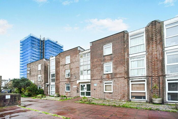 2 Bedroom Flat For Sale In Hampshire Court, Brighton, BN2