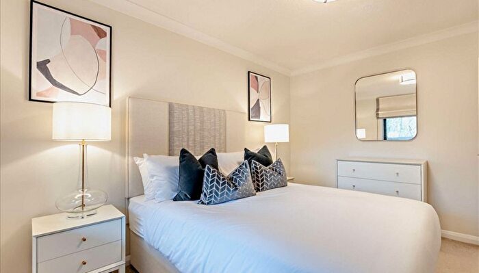 2 Bedroom Flat To Rent In Fulham Road, London, SW3