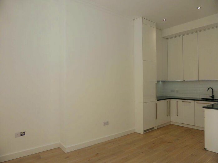 2 Bedroom Flat To Rent In Church Road -, P16