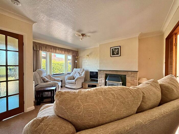3 Bedroom Terraced House For Sale In Fairfield Grove, Halesowen, B62