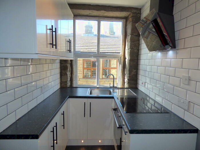 2 Bedroom Flat To Rent In Bacup Road, Waterfoot, BB4