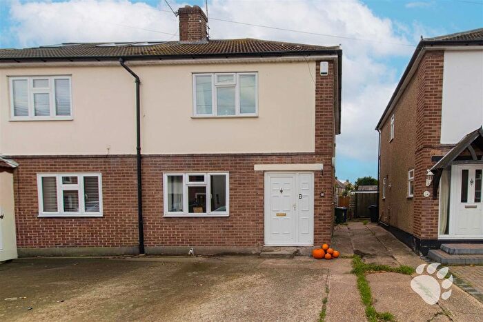 Property For Sale In Prospect Avenue, Stanford-Le-Hope, SS17