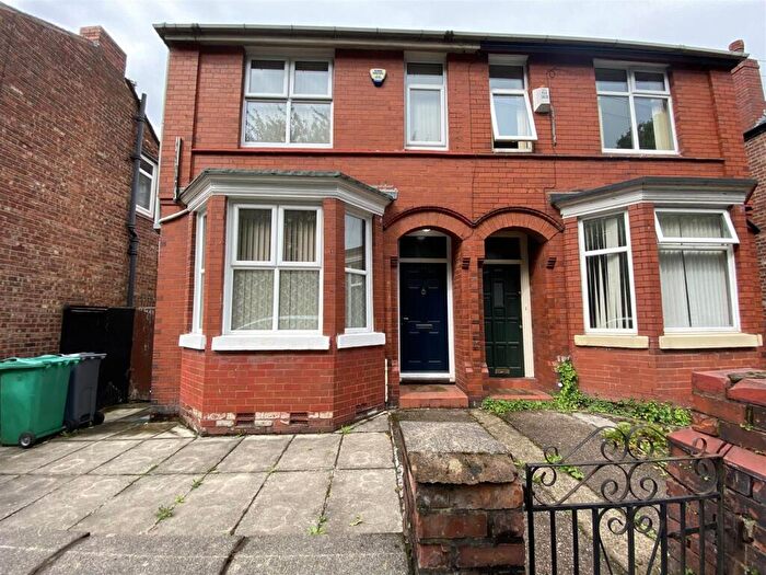 4 Bedroom Property To Rent In Rusholme Grove, Rusholme, £pppw, M14
