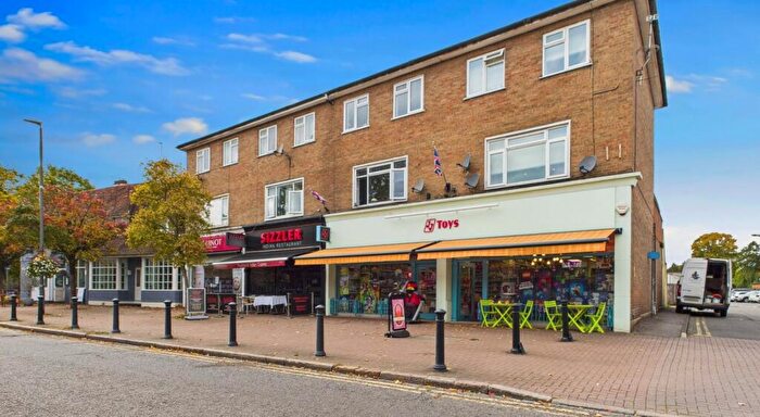 3 Bedroom Maisonette To Rent In Packhorse Road, Gerrards Cross, SL9