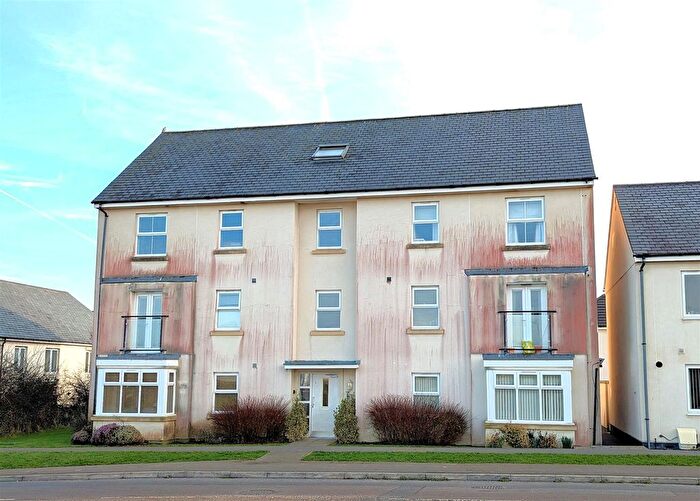 2 Bedroom Flat To Rent In Littledale Row, Trevenson Road, Newquay, TR7