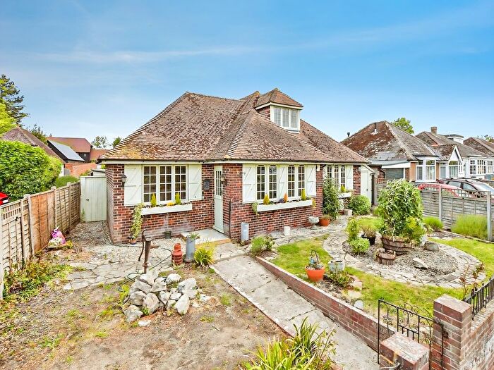 5 Bedroom Bungalow To Rent In Monkton Road, Minster, Ramsgate, CT12