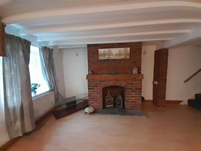 2 Bedroom Cottage To Rent In West End Place, Ingham, Lincoln, LN1
