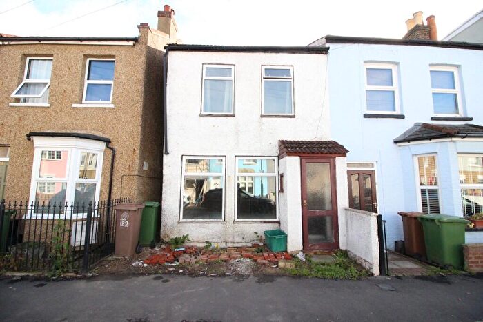 2 Bedroom End Of Terrace House For Sale In Longfellow Road, London, KT4