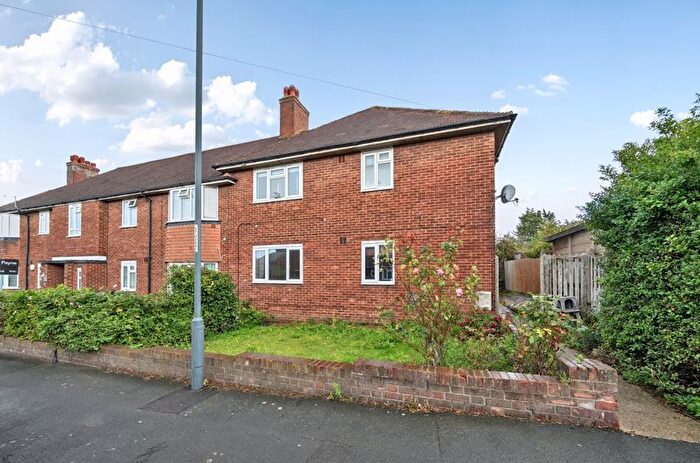 2 Bedroom Maisonette For Sale In Milverton Way, New Eltham, SE9