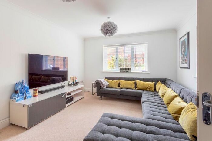 5 Bedroom Detached House For Sale In Bursary Court, Dringhouses, York, YO24
