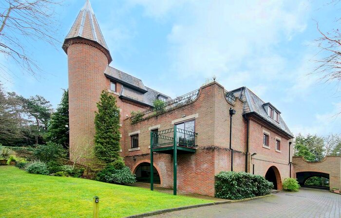 1 Bedroom Flat To Rent In Roxborough Park, Harrow On The Hill, Harrow, HA1