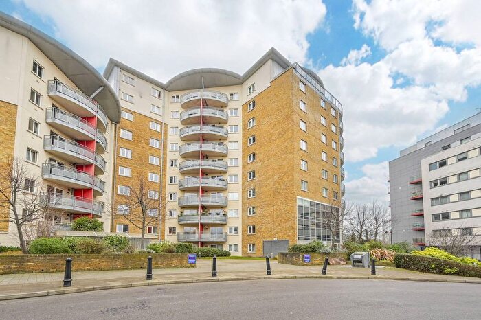 2 Bedroom Flat To Rent In Pancras Way, Bow, London, E3