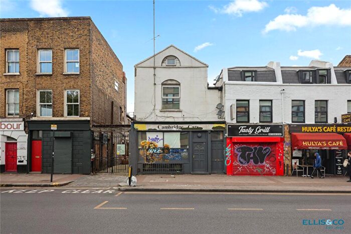 2 Bedroom Apartment To Rent In Cambridge Heath Road, London, E2