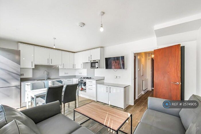 5 Bedroom Maisonette To Rent In Sleat House, London, E3