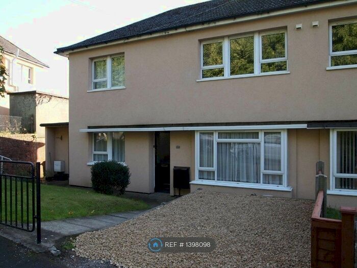 2 Bedroom Flat To Rent In Penpole Lane, Bristol, BS11