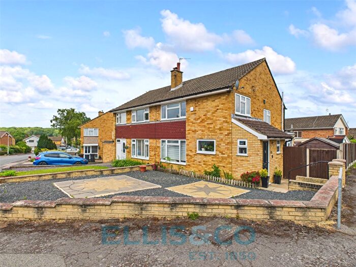 3 Bedroom Semi-Detached House For Sale In St. Bernards Road, Tonbridge, TN10