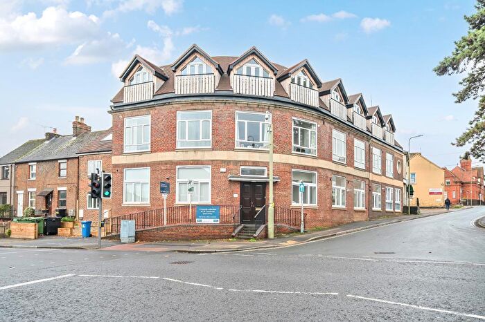 2 Bedroom Flat For Sale In Broadway, Didcot, OX11