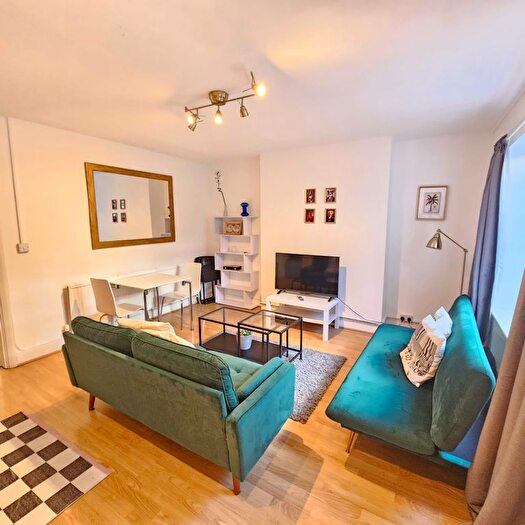 2 Bedroom Flat To Rent In Junction Road, London, N19