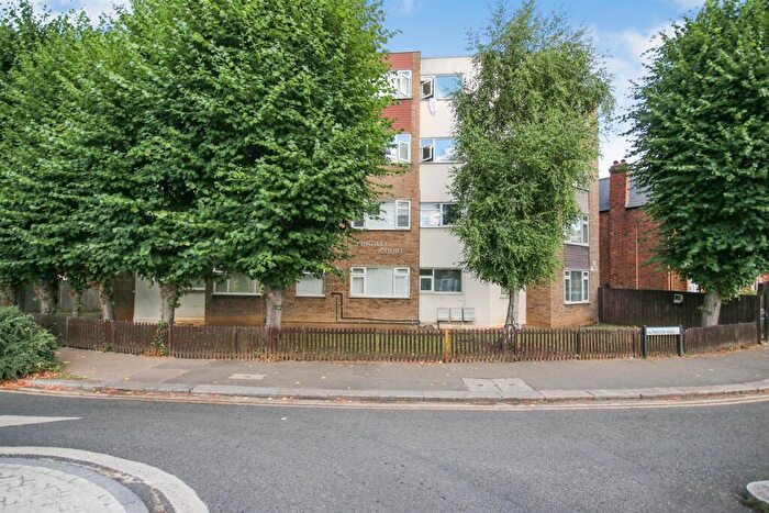 2 Bedroom Flat For Sale In Palmerston Road, N22