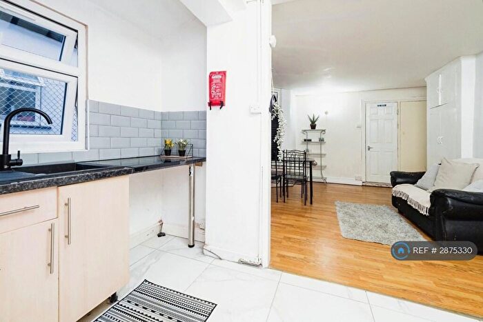 2 Bedroom Flat To Rent In Harold Road, London, E13