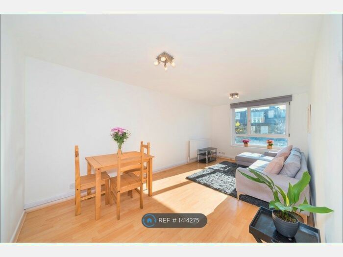 1 Bedroom Flat To Rent In Waverton Road, London, SW18