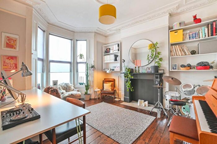 4 Bedroom End Of Terrace House For Sale In High Street, Harlesden, London, NW10