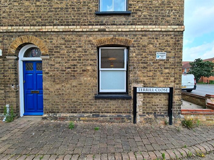 3 Bedroom End Of Terrace House To Rent In Terrill Close, Huntingdon, PE29