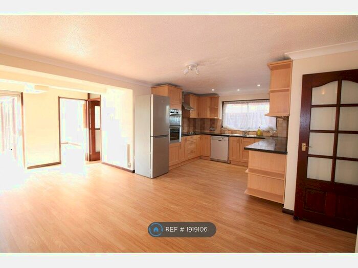 3 Bedroom Detached House To Rent In St. Monance Way, Colchester, CO4