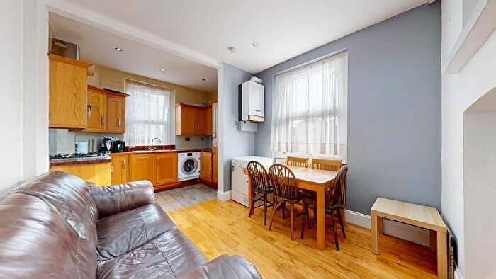 3 Bedroom Flat To Rent In Talgarth Road, London, W14