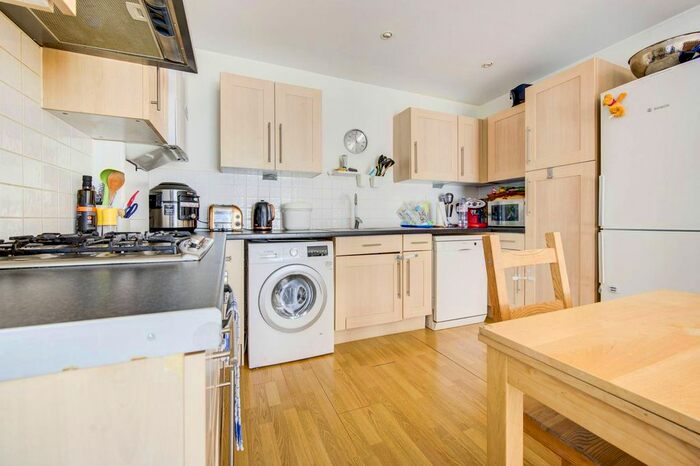 2 Bedroom Flat To Rent In Fulham, Fulham, London, SW6