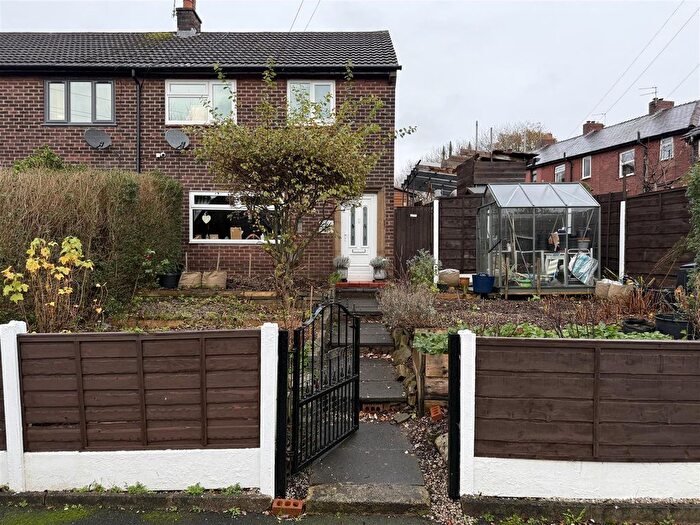 3 Bedroom Mews For Sale In Regina Avenue, Stalybridge, SK15