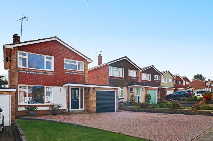 3 Bedroom Detached House For Sale In Orchard Road, Fair Oak, SO50