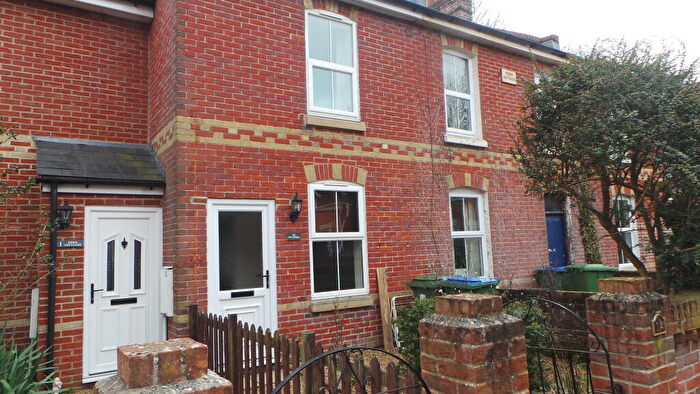 2 Bedroom Flat To Rent In Wickham Road, Fareham, Hampshire, PO16