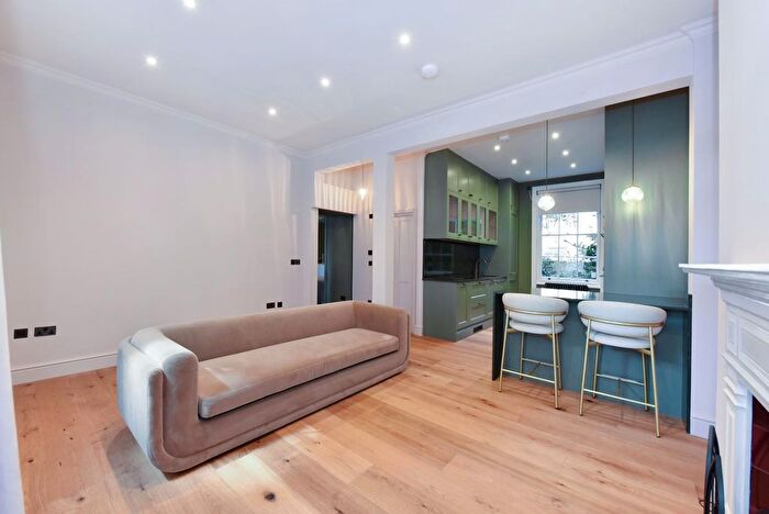 2 Bedroom Flat To Rent In Trinity Street, Borough, London, SE1