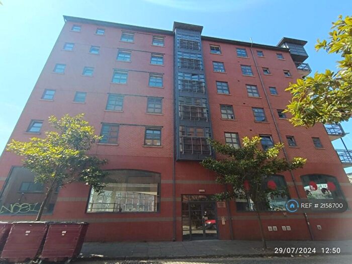 2 Bedroom Flat To Rent In Junction House, Manchester, M1