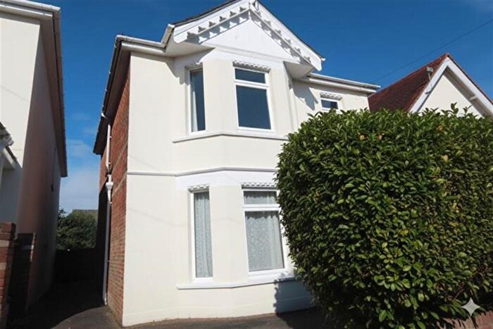 6 Bedroom House To Rent In Bedroom Detached House In Winton, BH9