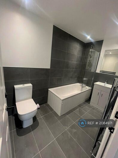 1 Bedroom Flat To Rent In Cobham Road, Fetcham, KT22