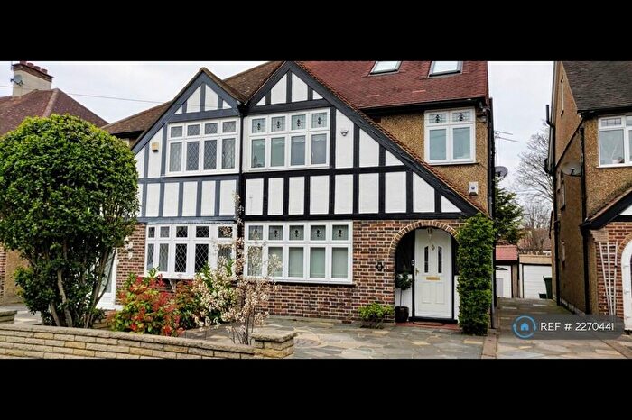 4 Bedroom Semi-Detached House To Rent In Harcourt Field, Wallington, SM6