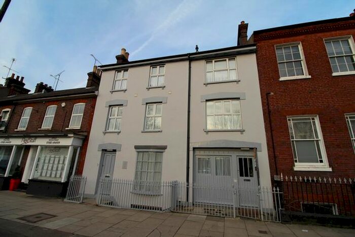 2 Bedroom Flat To Rent In High Street South, Dunstable, LU6