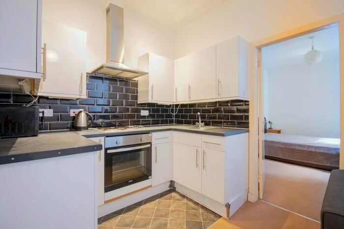 1 Bedroom Flat To Rent In East Crosscauseway, Edinburgh, EH8