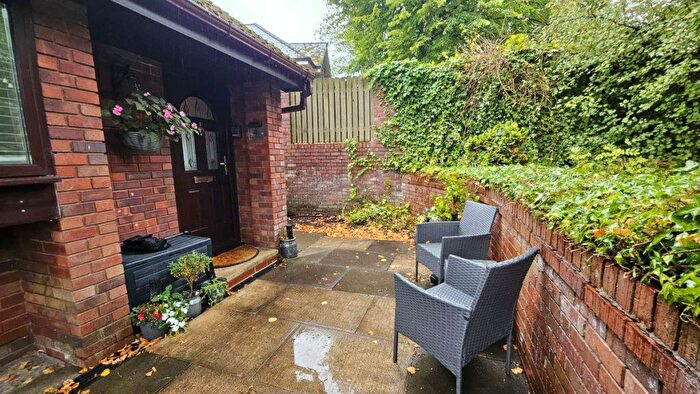 2 Bedroom Apartment For Sale In Flat, Greenmount Court, Heaton. Bolton., BL1