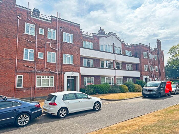 2 Bedroom Flat For Sale In Knighton Park Road, Leicester, Leicestershire, LE2