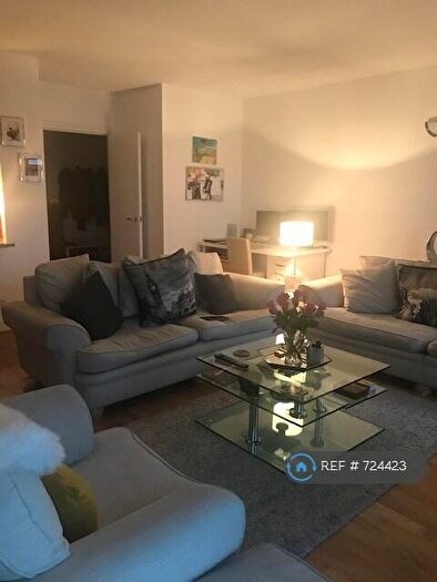 2 Bedroom Flat To Rent In Dundee Wharf, London, E14