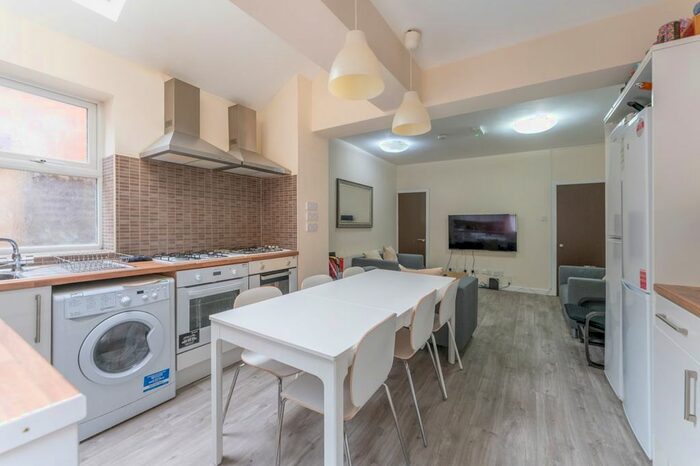 6 Bedroom Terraced House To Rent In Hubert Road, Selly Oak, Birmingham, B29