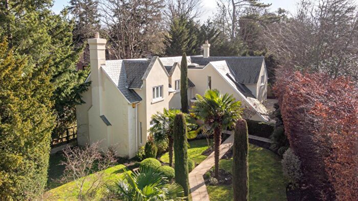 5 Bedroom Detached House To Rent In Fairmile Lane, Cobham, KT11