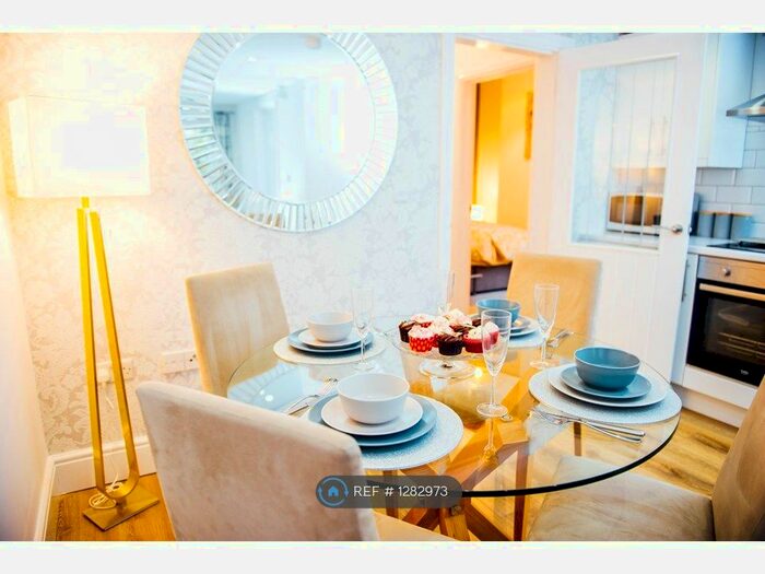 2 Bedroom Flat To Rent In Splott Rd, Cardiff CF24