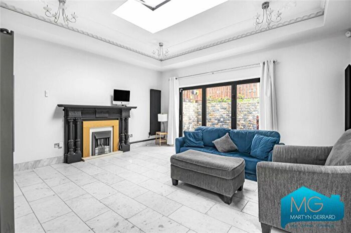 4 Bedroom Apartment For Sale In Frognal, Hampstead, London, NW3