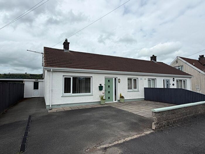 2 Bedroom Semi-Detached Bungalow For Sale In Penrhiwllan, Llandysul, SA44