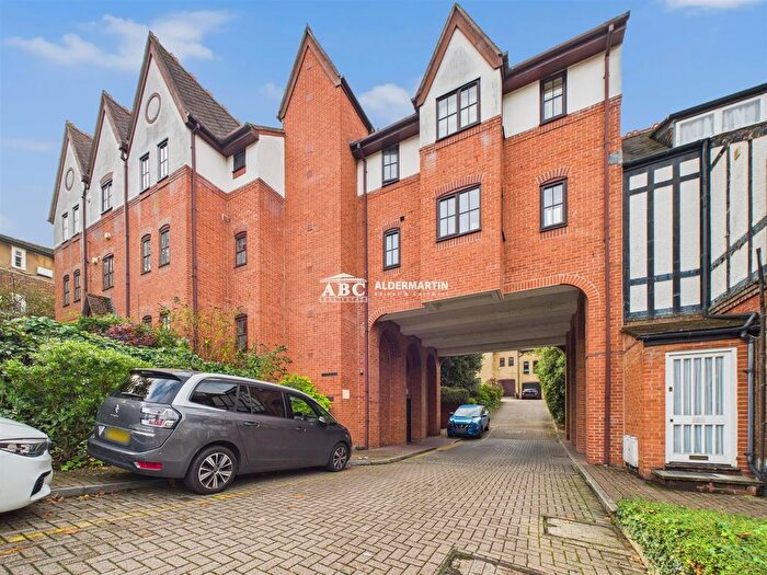 2 Bedroom Flat To Rent In Maybury Mews, London, N6
