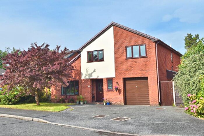 4 Bedroom Detached House For Sale In Stryd Y Brython, Ruthin, LL15